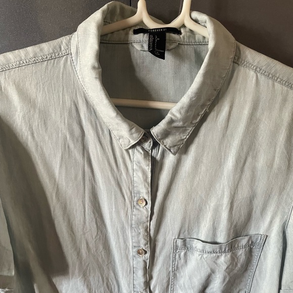 Forever 21 Tops - Denim crop shirt sizeL(14/16) Forever21